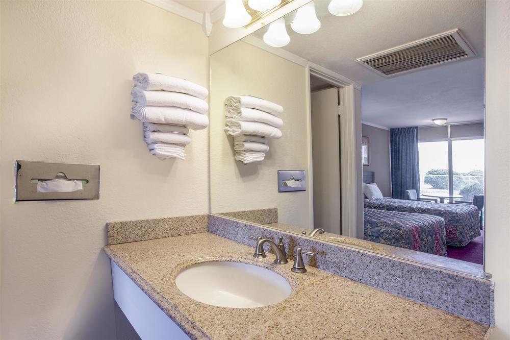 Americas Best Value Inn St. Joseph At I-29 Kültér fotó