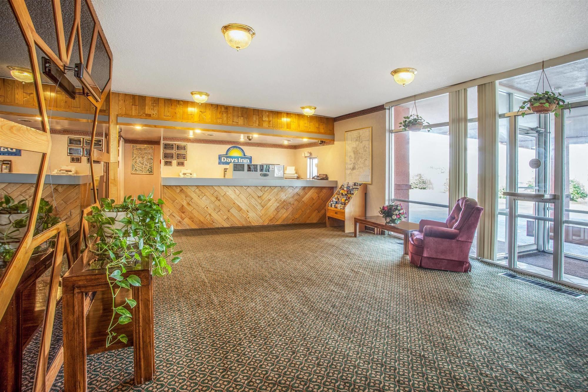 Americas Best Value Inn St. Joseph At I-29 Kültér fotó