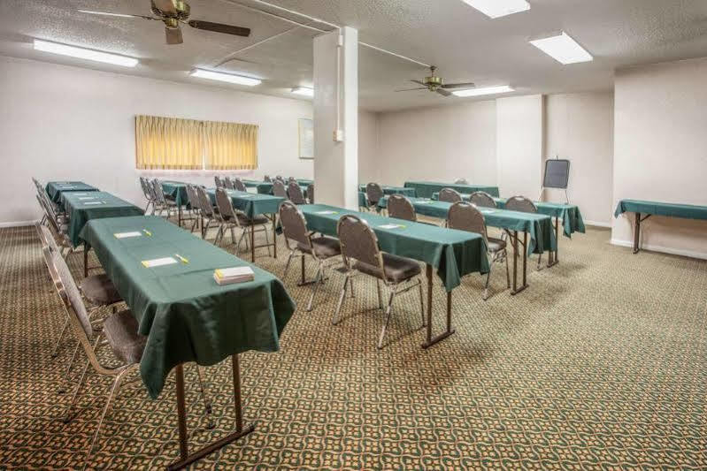 Americas Best Value Inn St. Joseph At I-29 Kültér fotó