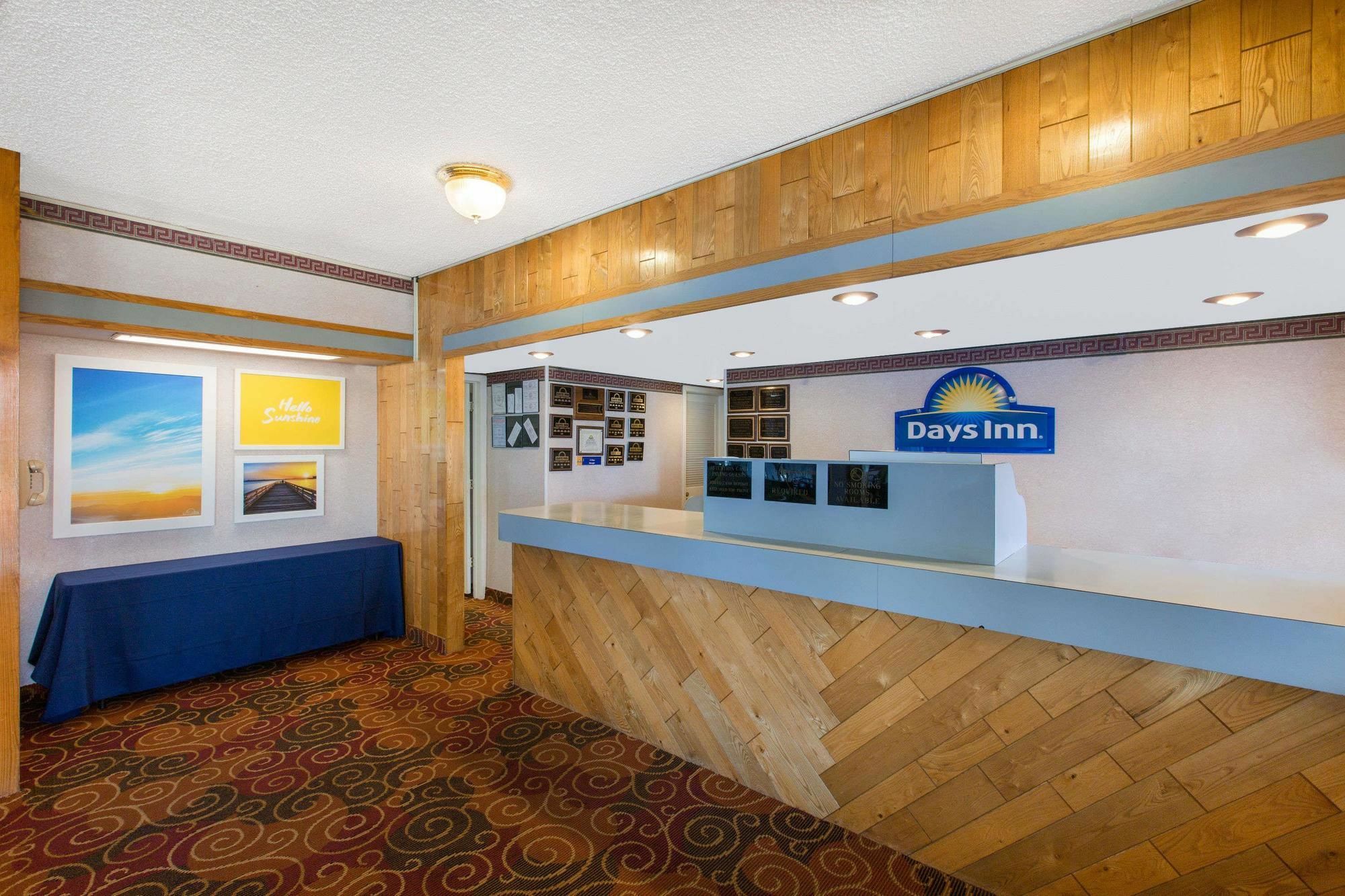 Americas Best Value Inn St. Joseph At I-29 Kültér fotó