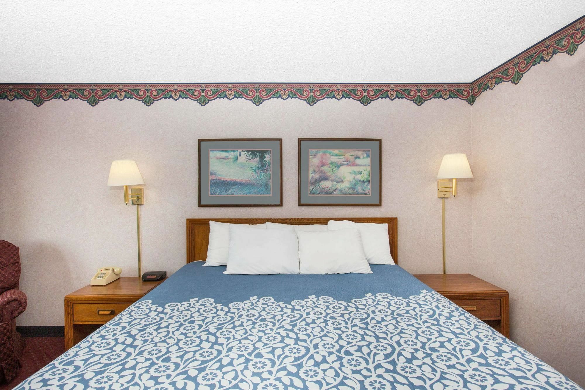 Americas Best Value Inn St. Joseph At I-29 Kültér fotó