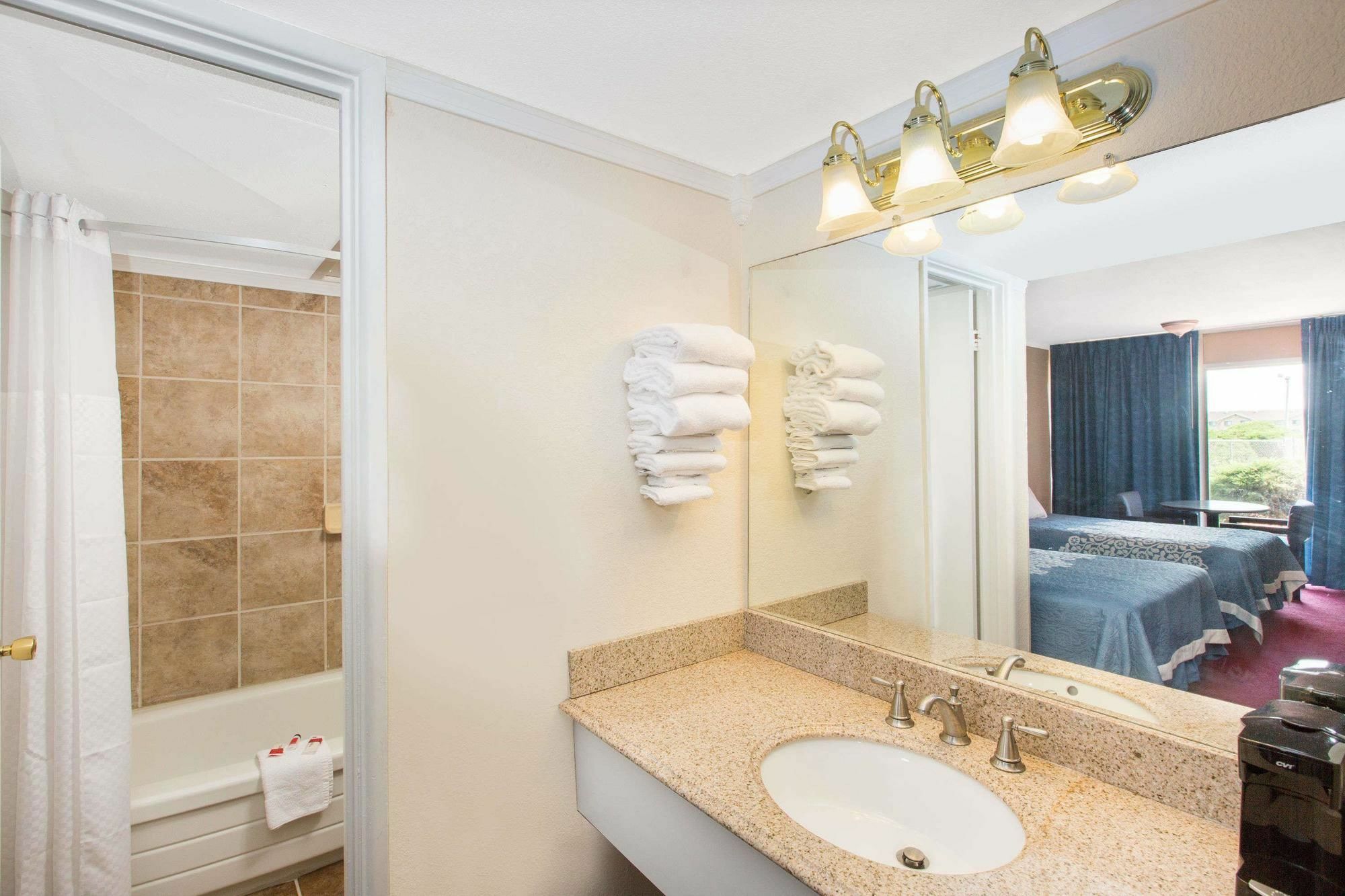 Americas Best Value Inn St. Joseph At I-29 Kültér fotó